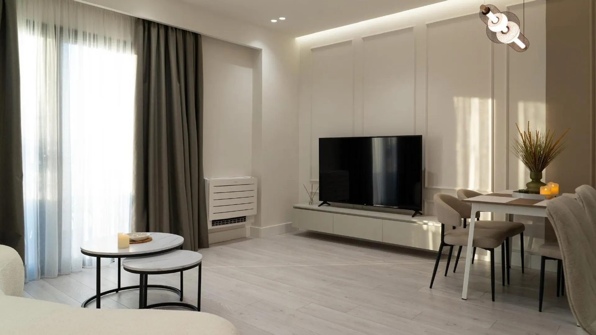 アパート Modern Luxury Home In ティラナ